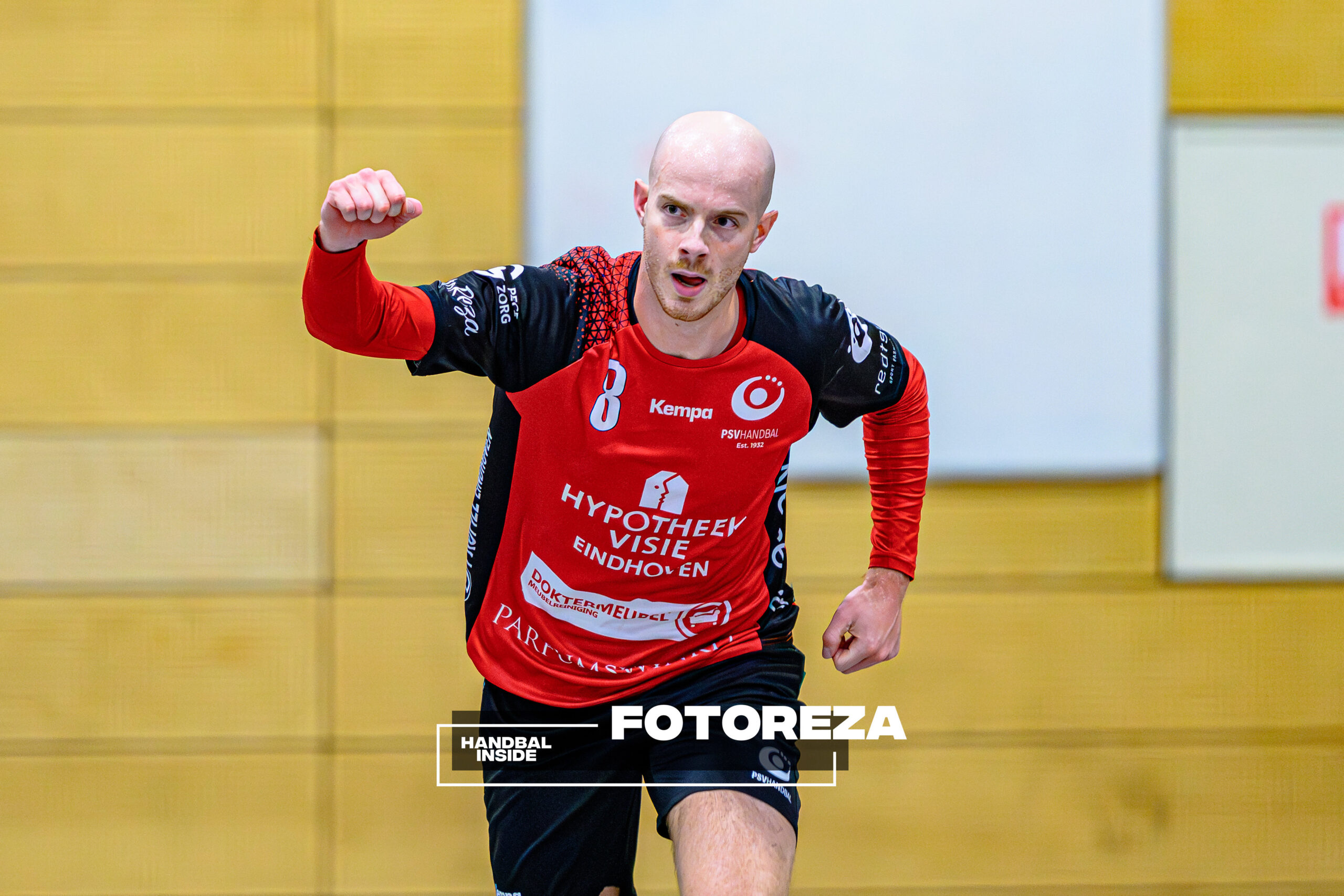 Subtopper PSV verslikt zich op maandagavond in reserves